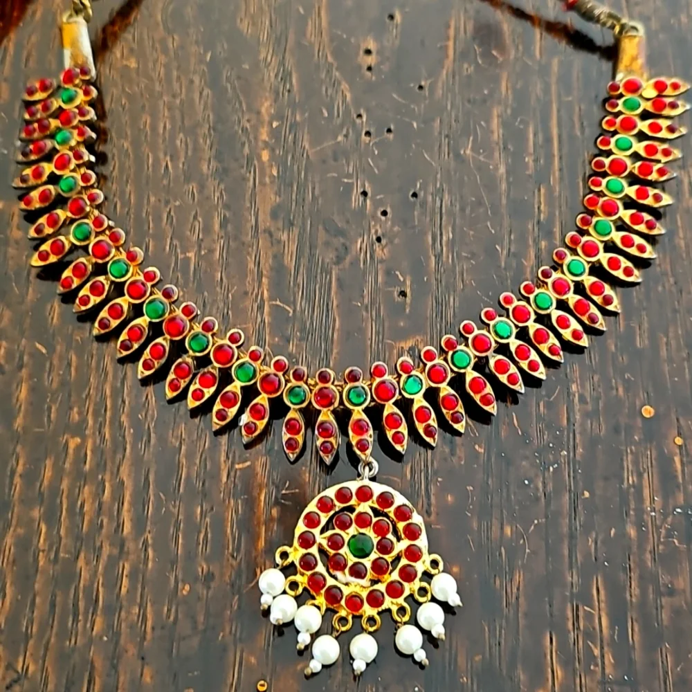Indian Vintage Necklace (Temple Jewelry) - Picture 2 of 5